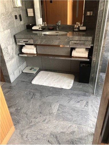Granite Andedan kay la mozayik etaj