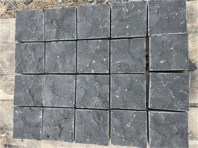 Sou entènèt jwèt Stone Tiles Driveway