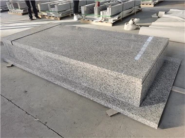 Blan Granite Tonb